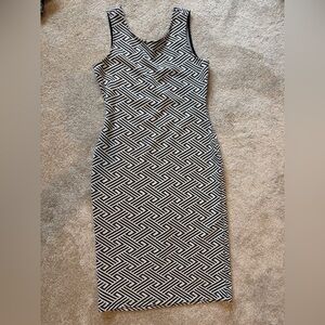 RD Style Monochrome Patterned Midi Dress